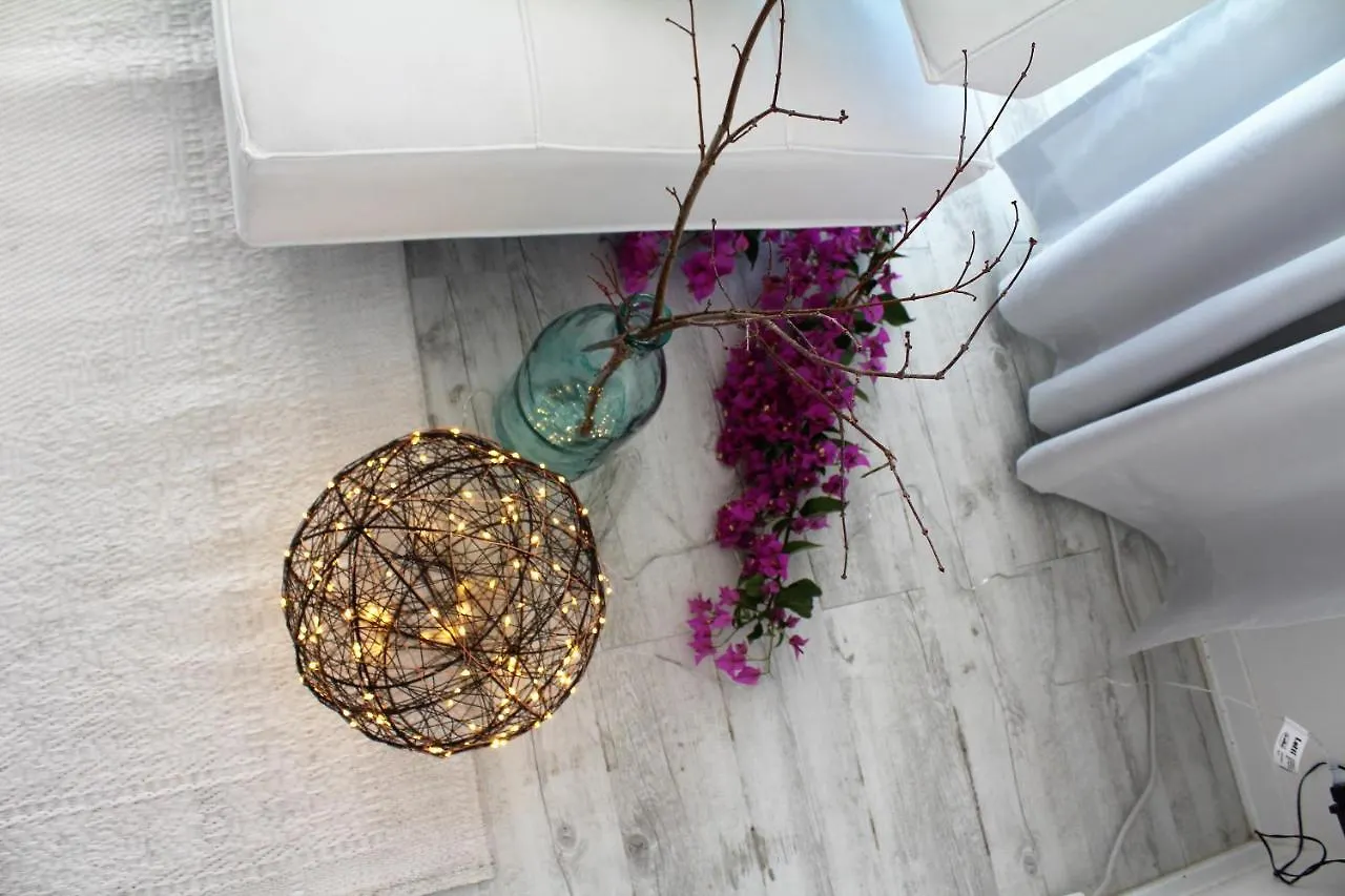 Conca Verde: Beachfront Villas with Private Jacuzzis Andora 2*,