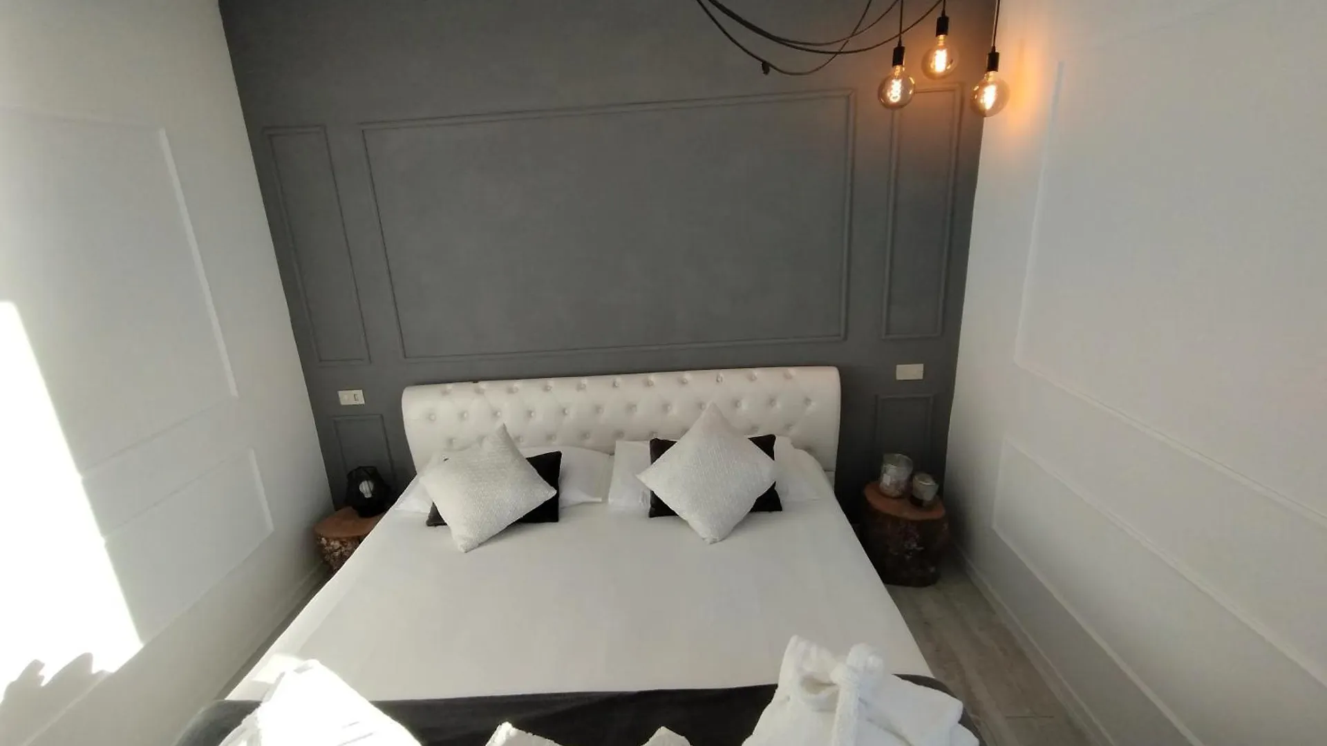 Conca Verde: Beachfront Villas with Private Jacuzzis Andora 2*,