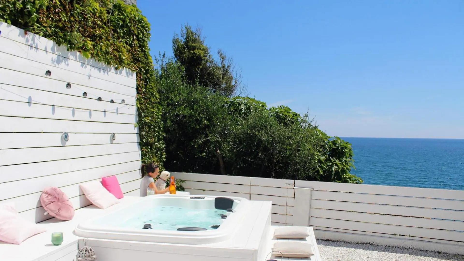 Conca Verde: Beachfront Villas with Private Jacuzzis Andora 2*,  Italy