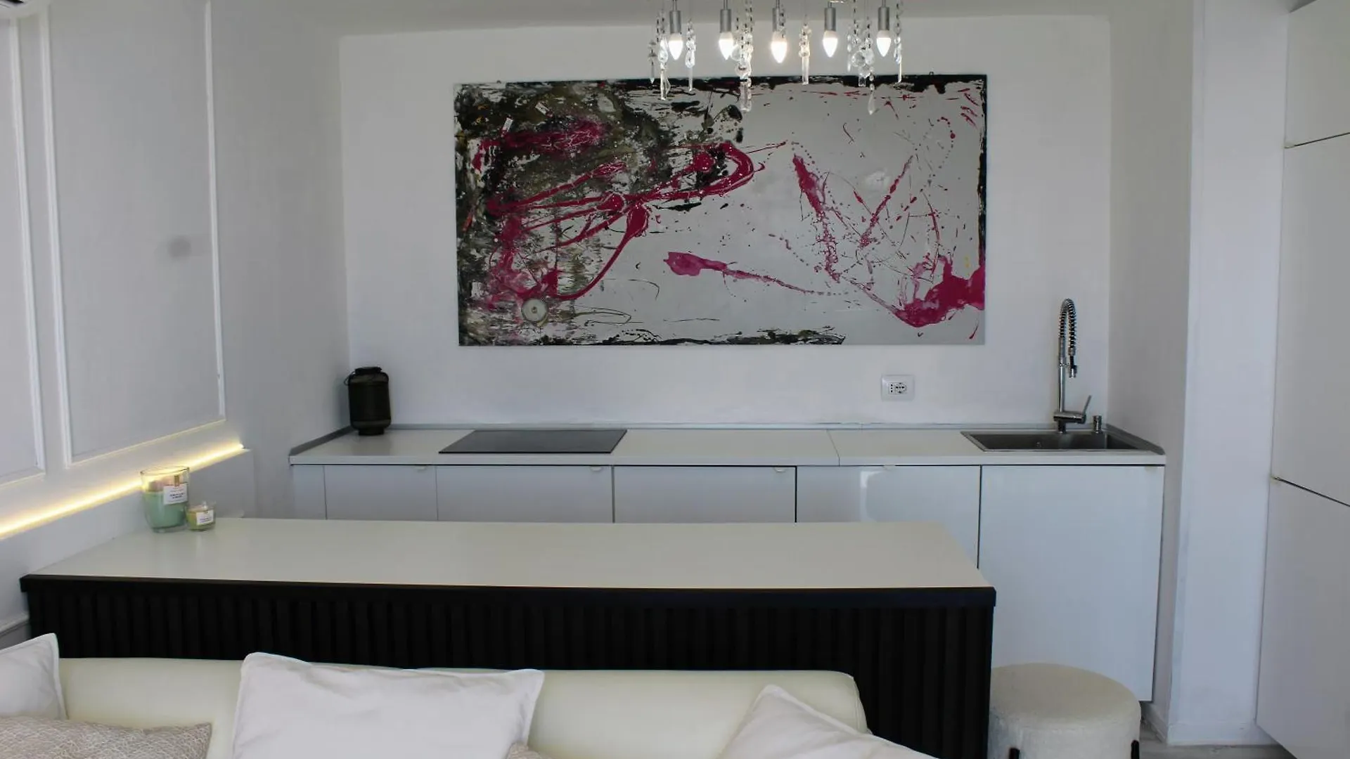 Aparthotel Conca Verde: Beachfront Villas with Private Jacuzzis Andora